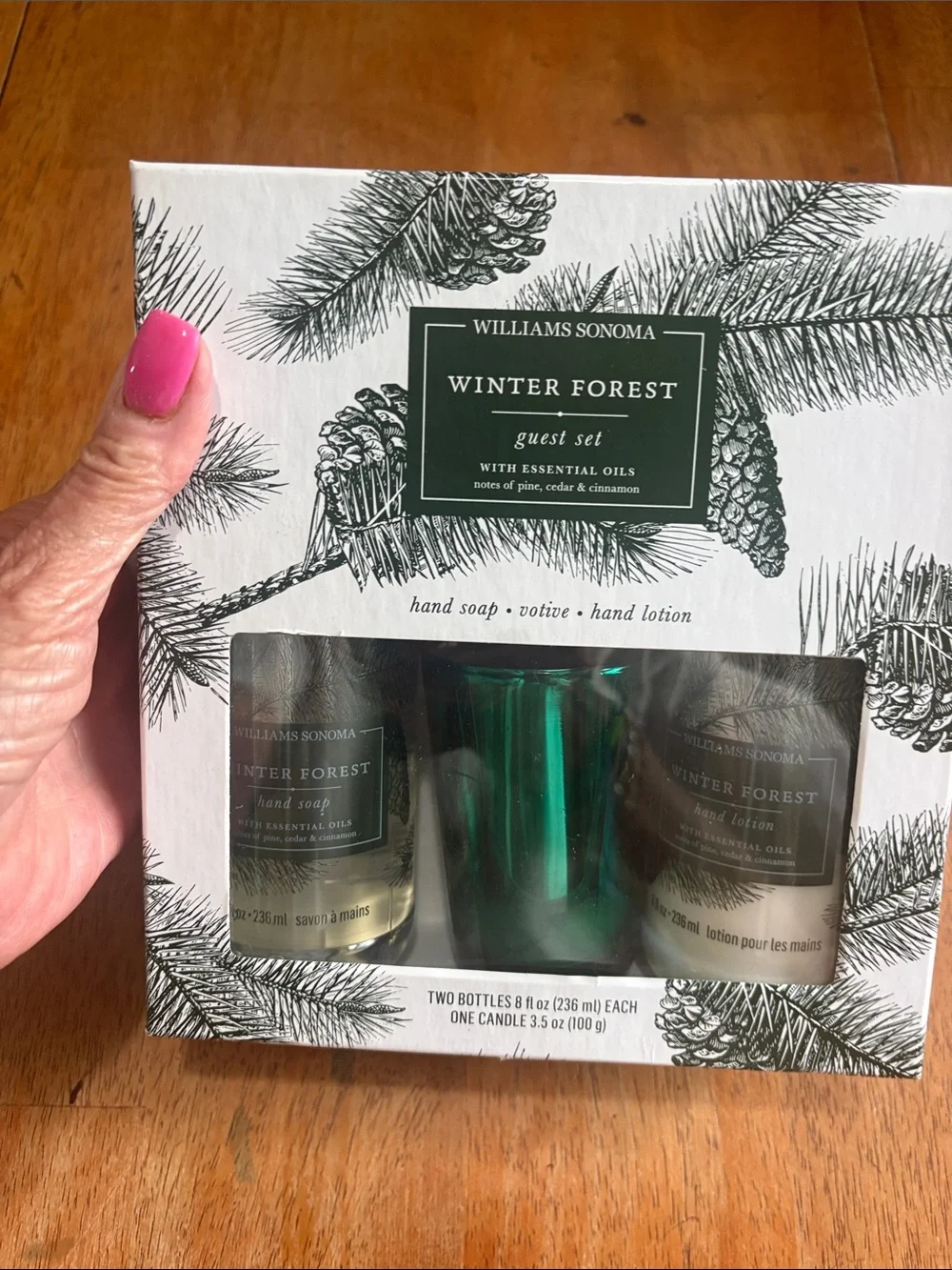 NEW IN BOX WILLIAMS SONOMA GUEST SET